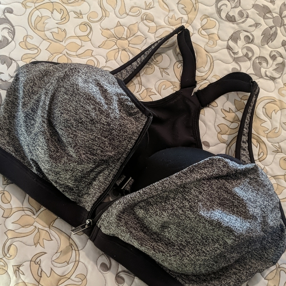 Victoria Sport Knockout Bra 38D